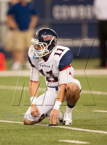 Thumbnail 3 in Ryan vs. Bell (UIL 5A Division 2 Bi-District Playoff) photogallery.