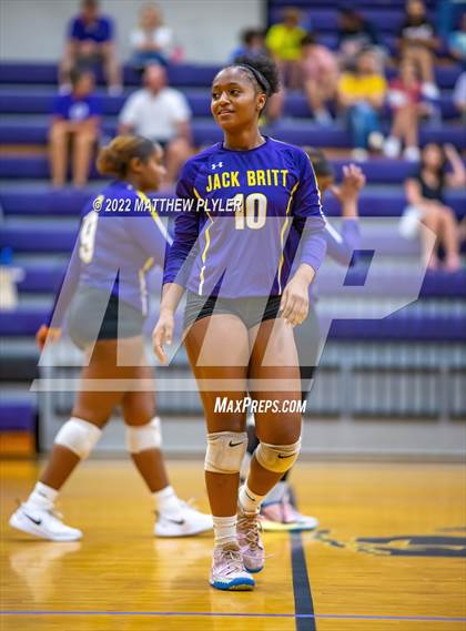 Thumbnail 3 in Jack Britt vs Triton (Jack Britt's 19th Annual Volleyball Jamboree)(scrimmage) photogallery.