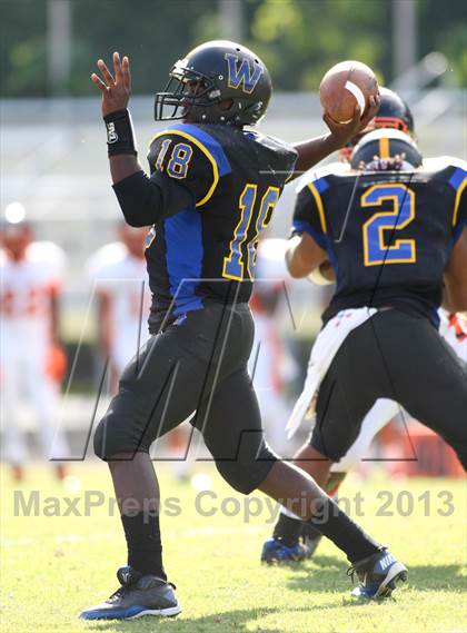 Thumbnail 2 in DuVal vs Wise photogallery.