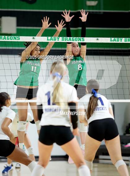 Thumbnail 3 in JV: Byron Nelson vs Southlake Carroll photogallery.