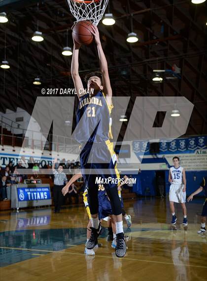 Thumbnail 3 in Alhambra vs San Marino photogallery.