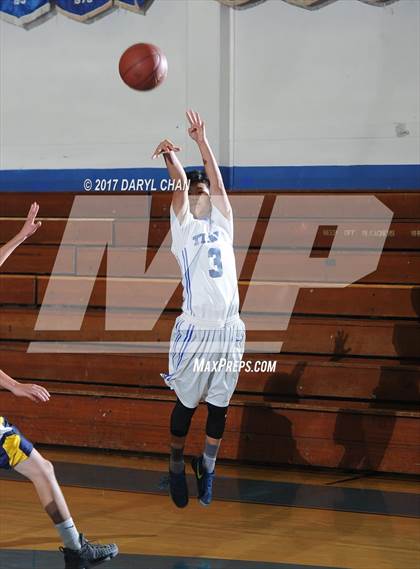 Thumbnail 3 in Alhambra vs San Marino photogallery.