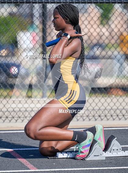Thumbnail 3 in UIL 6A Track & Field Area 13&14 (4x200M) photogallery.