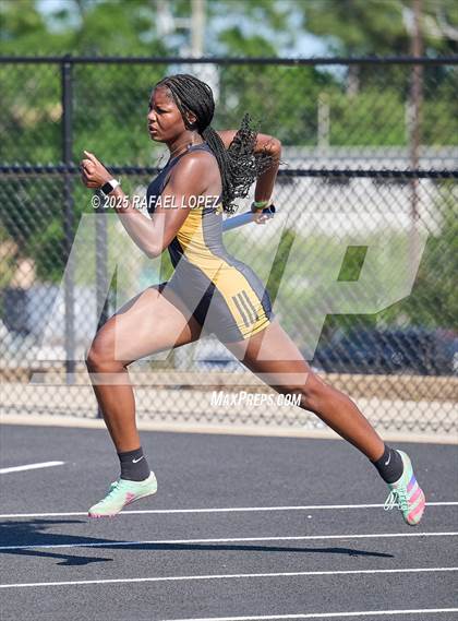 Thumbnail 3 in UIL 6A Track & Field Area 13&14 (4x200M) photogallery.