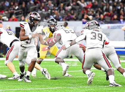 Thumbnail 2 in Many vs. Ferriday (LHSAA Class 2A Final)  photogallery.
