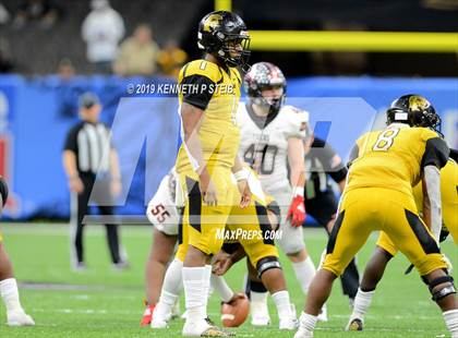 Thumbnail 1 in Many vs. Ferriday (LHSAA Class 2A Final)  photogallery.