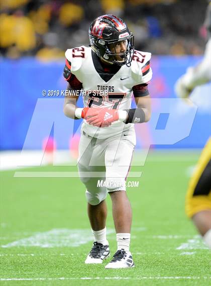 Thumbnail 1 in Many vs. Ferriday (LHSAA Class 2A Final)  photogallery.