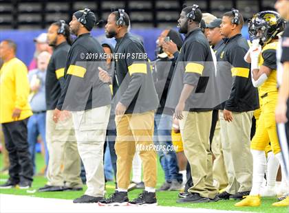 Thumbnail 1 in Many vs. Ferriday (LHSAA Class 2A Final)  photogallery.