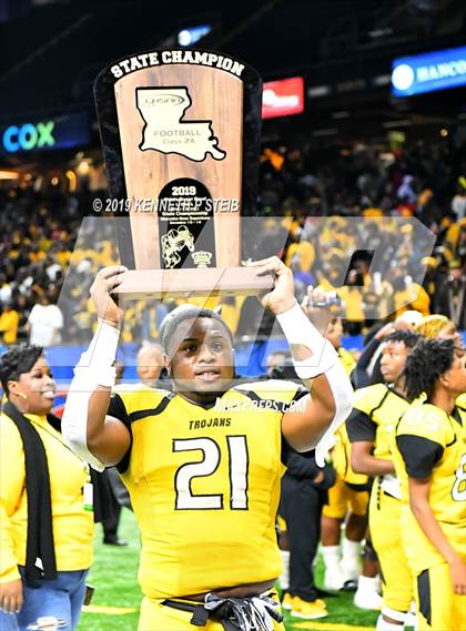 Thumbnail 2 in Many vs. Ferriday (LHSAA Class 2A Final)  photogallery.
