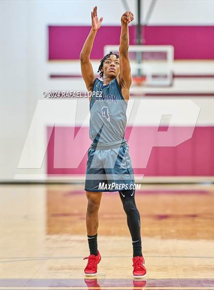 Thumbnail 1 in Dawson vs. Pearce (McDonald's Texas Invitational) photogallery.
