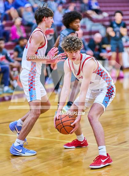 Thumbnail 1 in Dawson vs. Pearce (McDonald's Texas Invitational) photogallery.