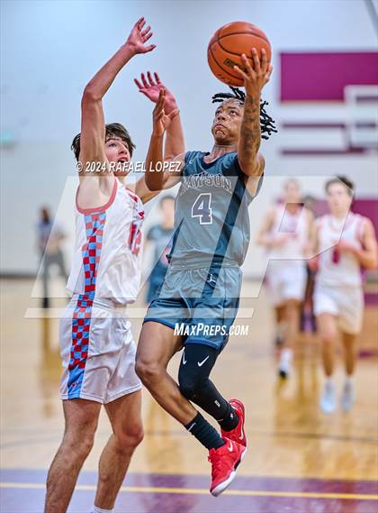 Thumbnail 1 in Dawson vs. Pearce (McDonald's Texas Invitational) photogallery.