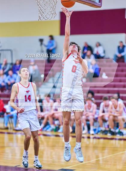 Thumbnail 1 in Dawson vs. Pearce (McDonald's Texas Invitational) photogallery.