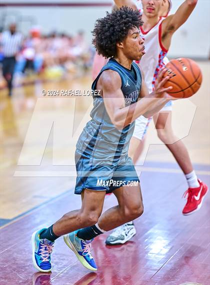 Thumbnail 2 in Dawson vs. Pearce (McDonald's Texas Invitational) photogallery.