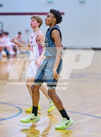 Thumbnail 3 in Dawson vs. Pearce (McDonald's Texas Invitational) photogallery.