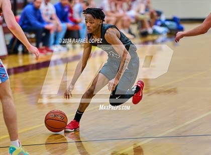 Thumbnail 2 in Dawson vs. Pearce (McDonald's Texas Invitational) photogallery.