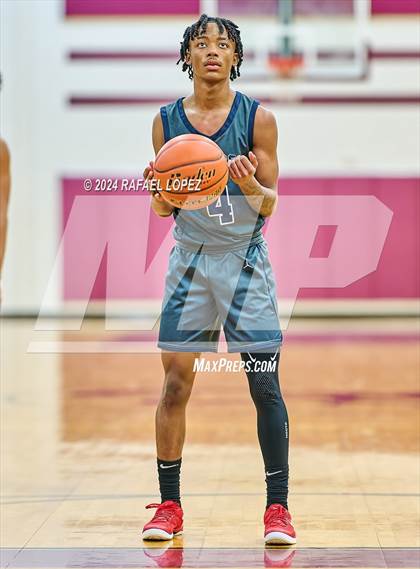 Thumbnail 2 in Dawson vs. Pearce (McDonald's Texas Invitational) photogallery.
