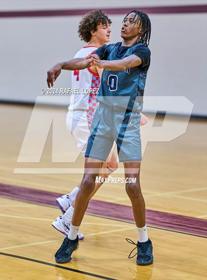 Thumbnail 3 in Dawson vs. Pearce (McDonald's Texas Invitational) photogallery.