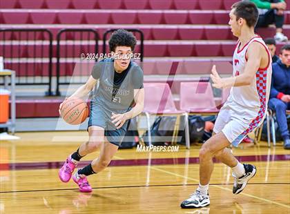 Thumbnail 1 in Dawson vs. Pearce (McDonald's Texas Invitational) photogallery.