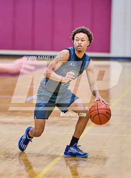 Thumbnail 1 in Dawson vs. Pearce (McDonald's Texas Invitational) photogallery.