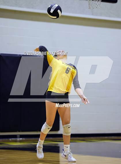 Thumbnail 1 in Crandall vs North Forney (Crandall Tournament) photogallery.