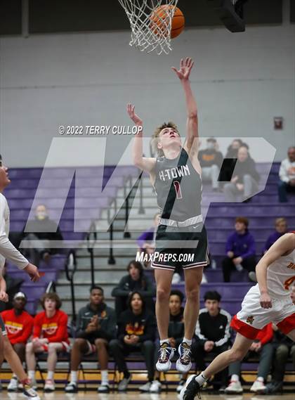Thumbnail 3 in Herriman vs. Judge Memorial (Riverton Holiday Tournament) photogallery.