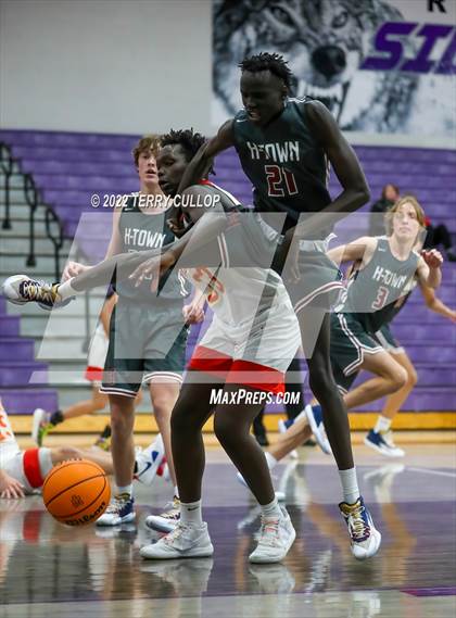 Thumbnail 2 in Herriman vs. Judge Memorial (Riverton Holiday Tournament) photogallery.