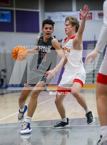 Thumbnail 2 in Herriman vs. Judge Memorial (Riverton Holiday Tournament) photogallery.