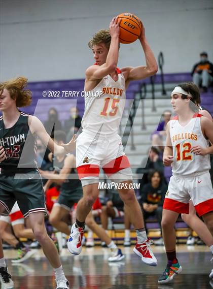Thumbnail 2 in Herriman vs. Judge Memorial (Riverton Holiday Tournament) photogallery.