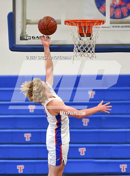 Thumbnail 2 in Miramonte @ Tamalpais photogallery.