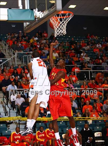 Thumbnail 3 in Yates vs. Seven Lakes photogallery.