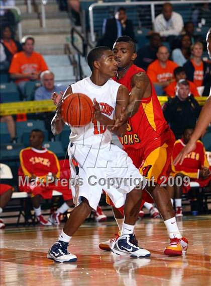 Thumbnail 3 in Yates vs. Seven Lakes photogallery.