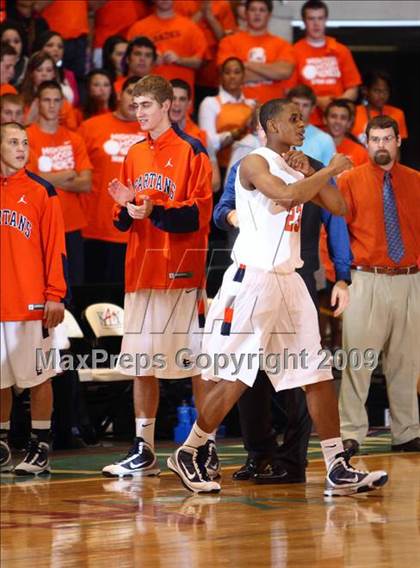 Thumbnail 1 in Yates vs. Seven Lakes photogallery.