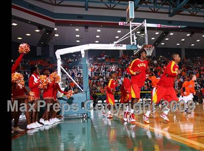 Thumbnail 3 in Yates vs. Seven Lakes photogallery.