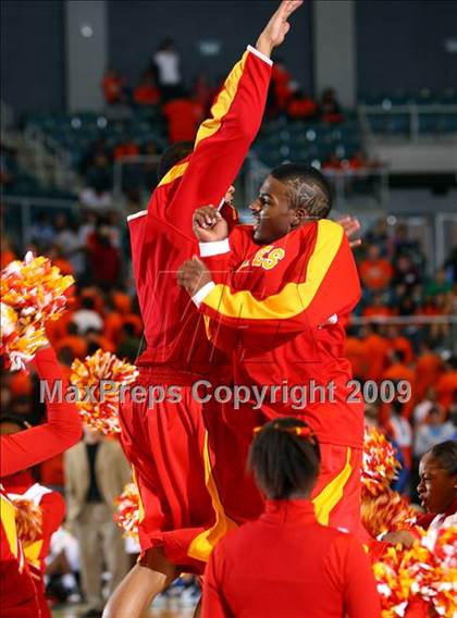 Thumbnail 3 in Yates vs. Seven Lakes photogallery.