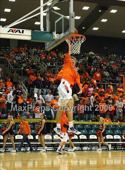 Thumbnail 2 in Yates vs. Seven Lakes photogallery.
