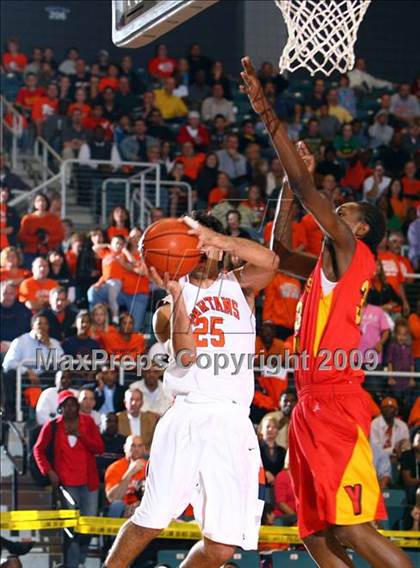 Thumbnail 3 in Yates vs. Seven Lakes photogallery.