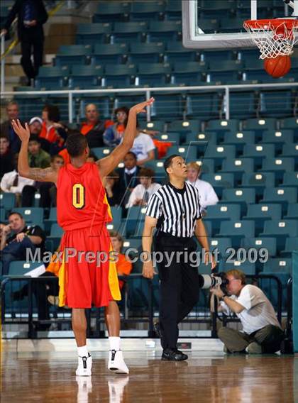 Thumbnail 3 in Yates vs. Seven Lakes photogallery.