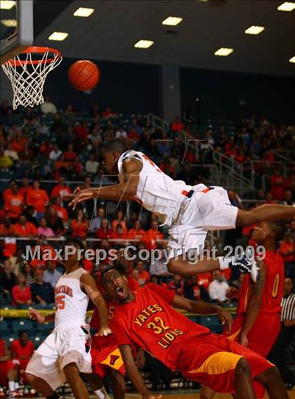 Thumbnail 1 in Yates vs. Seven Lakes photogallery.