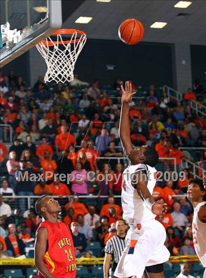 Thumbnail 2 in Yates vs. Seven Lakes photogallery.