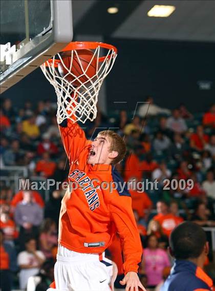 Thumbnail 3 in Yates vs. Seven Lakes photogallery.