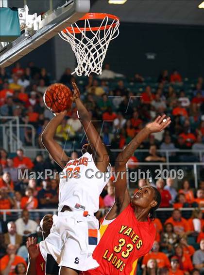 Thumbnail 2 in Yates vs. Seven Lakes photogallery.
