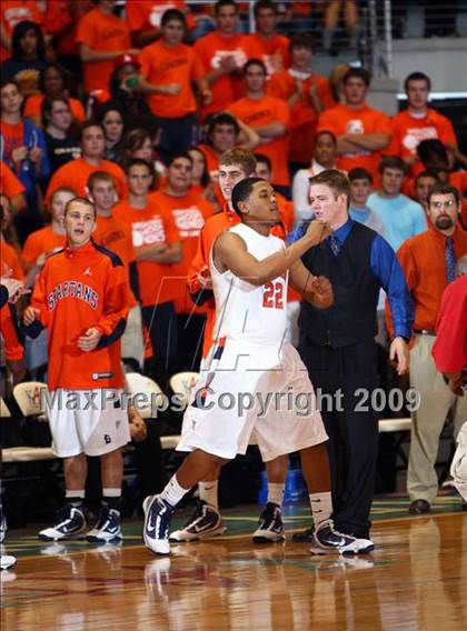 Thumbnail 2 in Yates vs. Seven Lakes photogallery.
