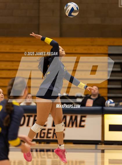 Thumbnail 1 in JV: Presentation at Notre Dame (Belmont) photogallery.