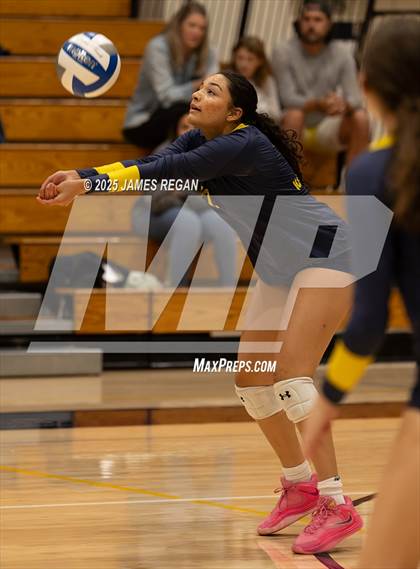 Thumbnail 2 in JV: Presentation at Notre Dame (Belmont) photogallery.