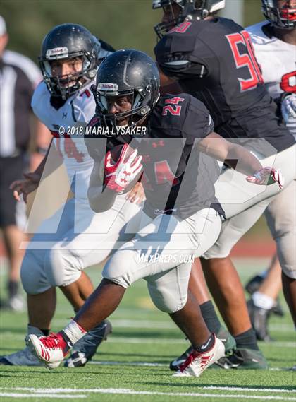 Thumbnail 2 in Langham Creek Spring Game (Black vs. White) photogallery.