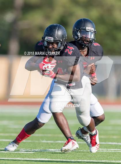 Thumbnail 3 in Langham Creek Spring Game (Black vs. White) photogallery.