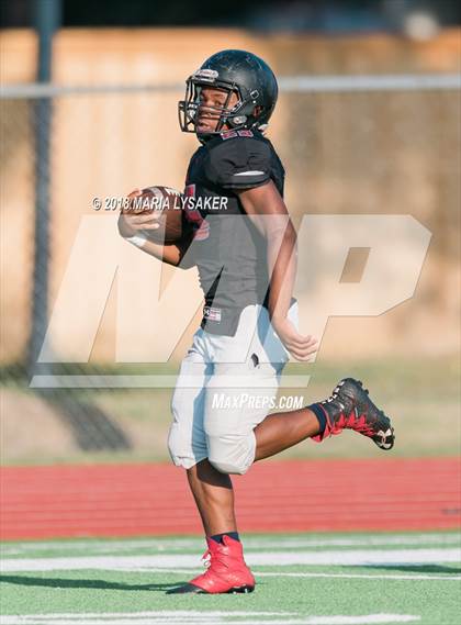 Thumbnail 2 in Langham Creek Spring Game (Black vs. White) photogallery.