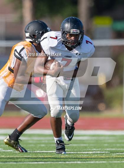 Thumbnail 3 in Langham Creek Spring Game (Black vs. White) photogallery.