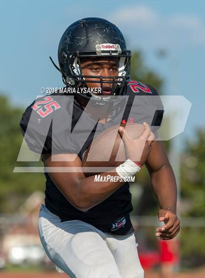 Thumbnail 3 in Langham Creek Spring Game (Black vs. White) photogallery.